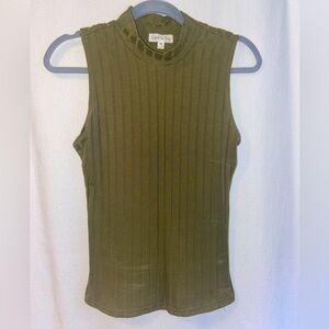 Love + Joy Emerald green short sleeve turtleneck, size M